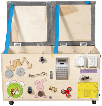 SKRZYNIA PUFA MANIPULACYJNA na zabawki TABLICA MONTESSORI na kółkach