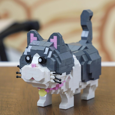 KLOCKI KOTEK BIAŁO-SZARY zwierzątko domowe KOT 673 elementów