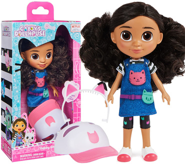 KOCI DOMEK GABI LALKA PODRÓŻNICZKA KOCIE USZY CZAPKA GABBY'S DOLLHOUSE