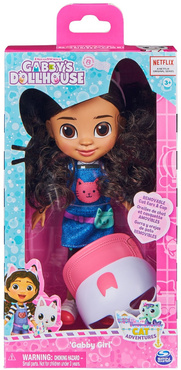 KOCI DOMEK GABI LALKA PODRÓŻNICZKA KOCIE USZY CZAPKA GABBY'S DOLLHOUSE
