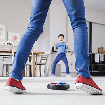 LEWITUJĄCA PIŁKA NOŻNA NA PODUSZCE POWIETRZNEJ HOVERBALL